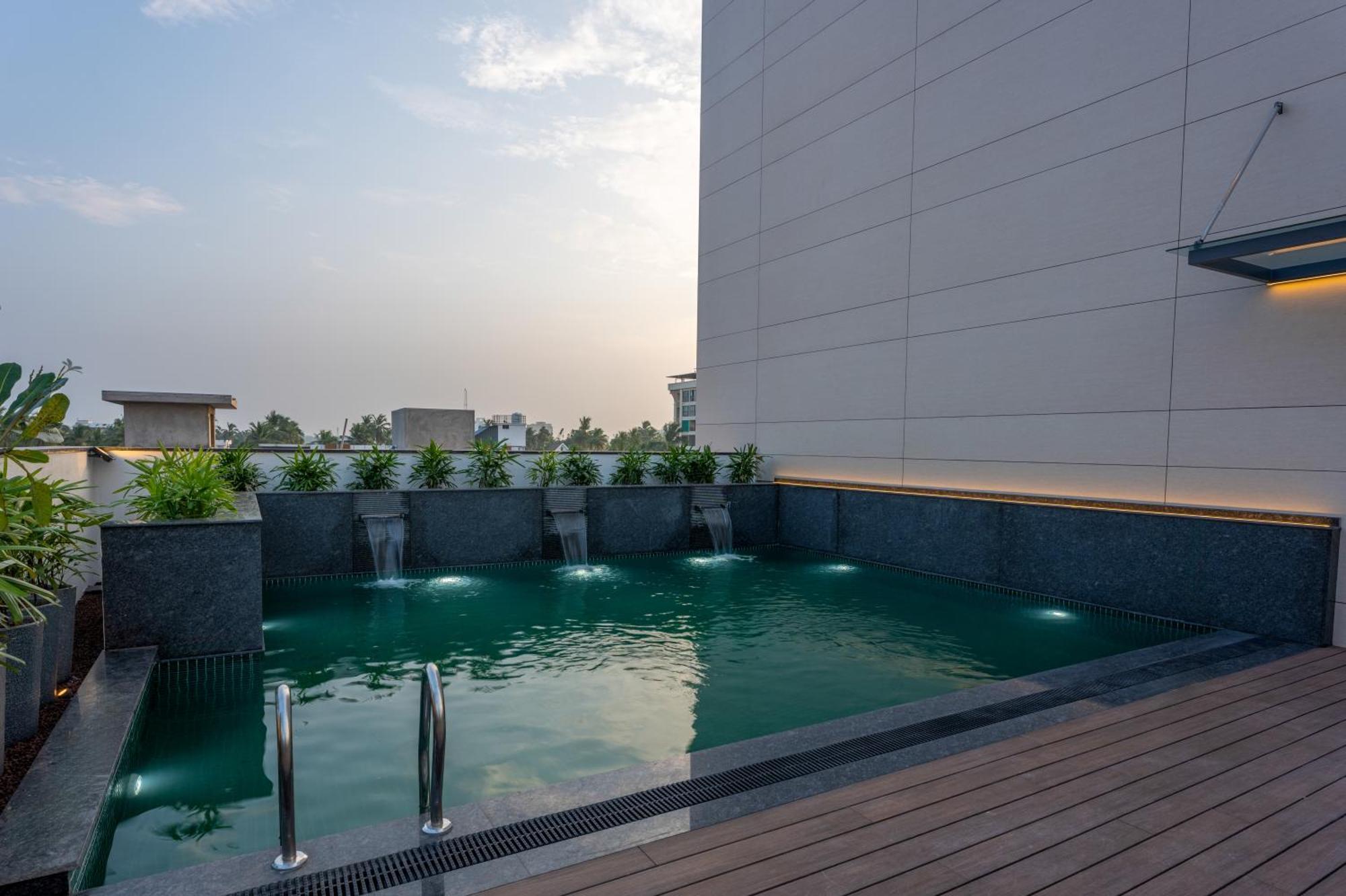Park Inn & Suites By Radisson Thrissur East Fort Eksteriør billede