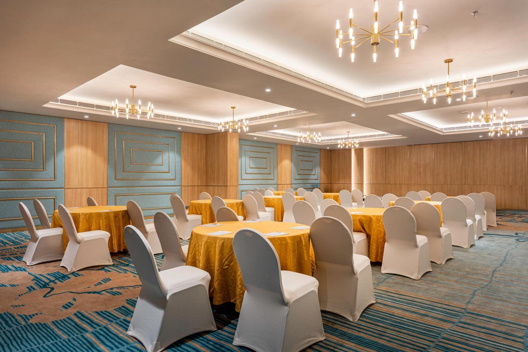 Park Inn & Suites By Radisson Thrissur East Fort Eksteriør billede